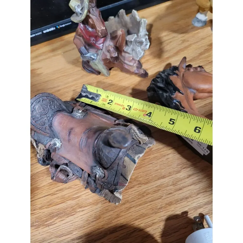 Southwest Theme Small resin Figures, horses, coat hooks, Tabletop Decor Lot of 9 - Picture 14 of 16